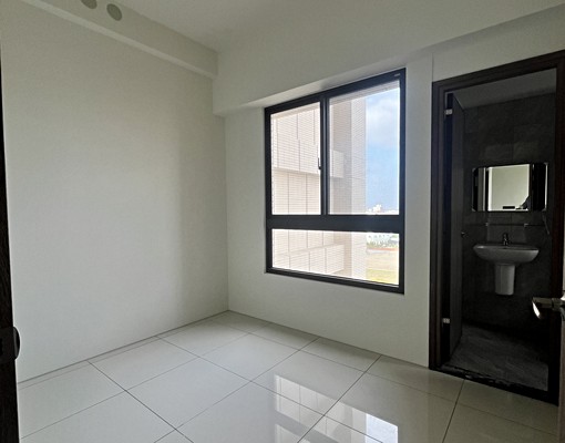 清水民族路最漂亮的園道三房全新住宅(免仲介費) - Image 7