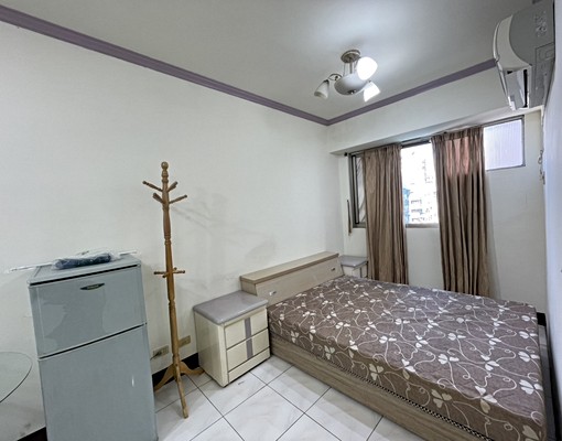 環中東路電梯套房 - Image 1