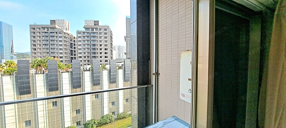 朝南採光大陽台、獨立曬衣空間、獨立洗衣機