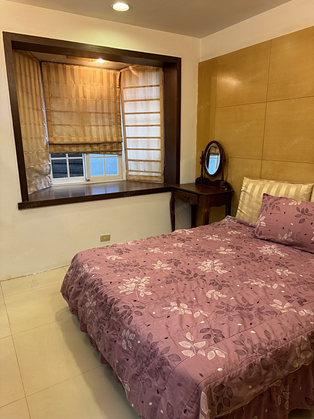 臥室空間｜全新床架(未更換前照片)