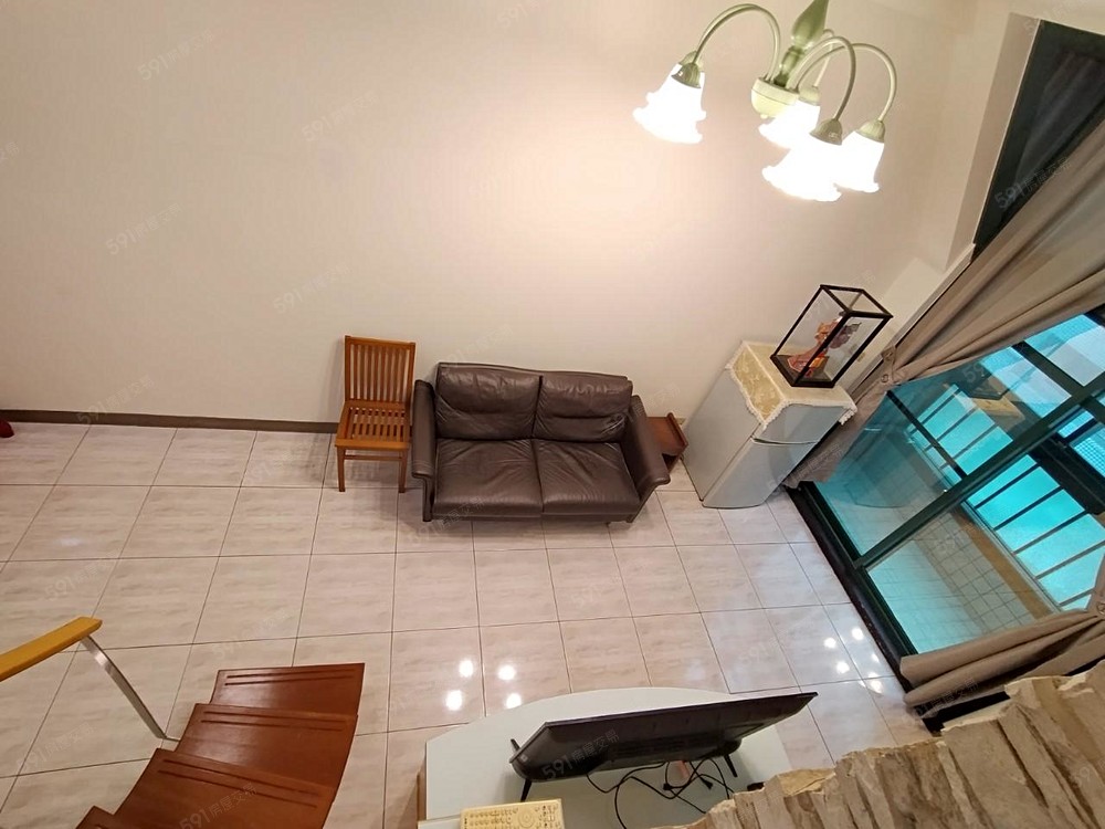 由閣樓往下俯瞰