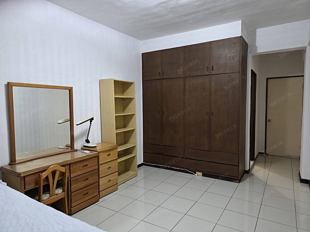 4門大衣櫥櫃,梳妝台,椅子,床頭側櫃,書架