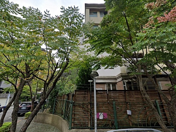 湖綠歐清泉