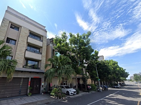 大學大道東