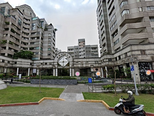 鴻禧花園廣場大廈