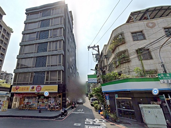 稚內吳鳳路23號華廈