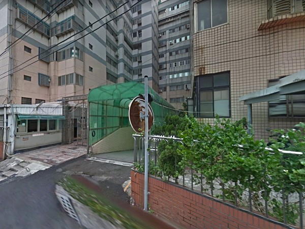 龍門華廈
