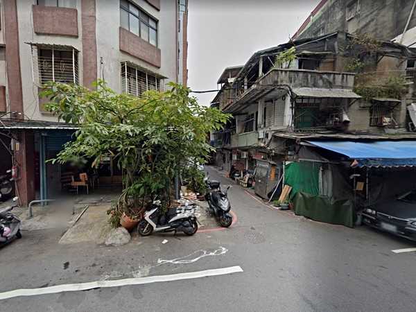 忠孝路一段30巷華廈