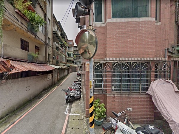 中正路702巷華廈