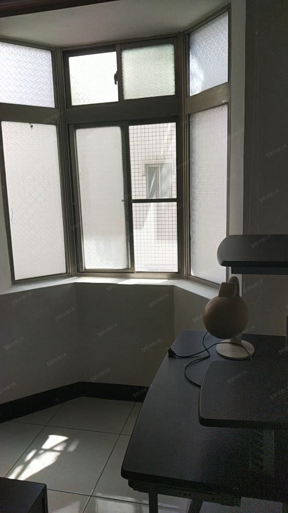 安靜採光3樓公寓租學生(近中山大學) - Image 1