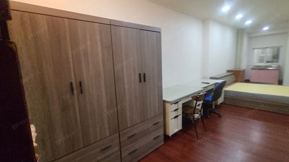 多間美大套房出租 - Image 1