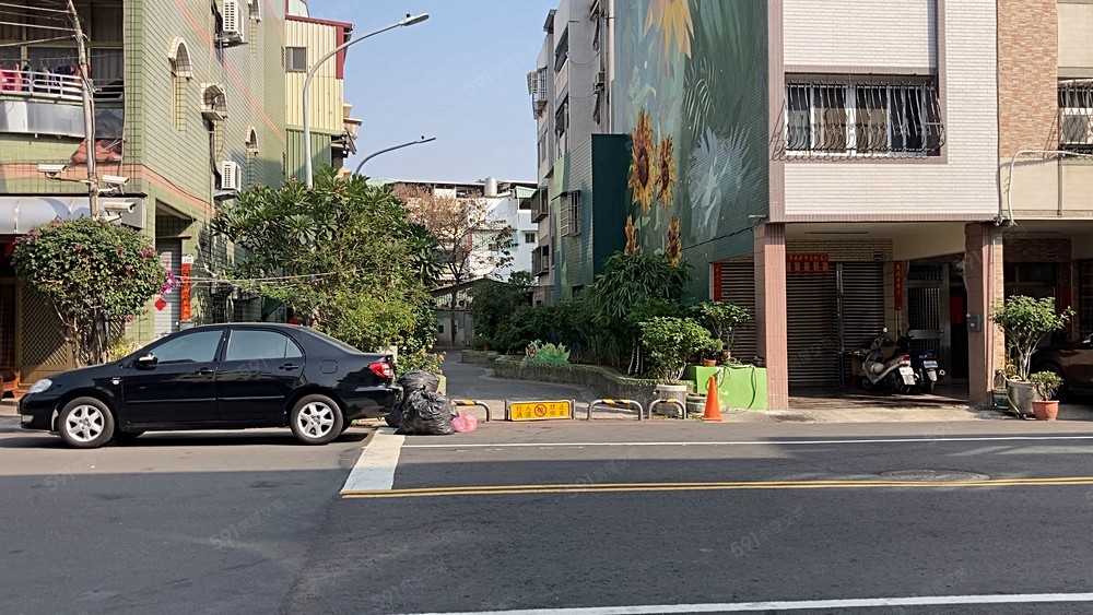 近鳳山行政中心、衛武營，獨立晒衣空間 - Image 1