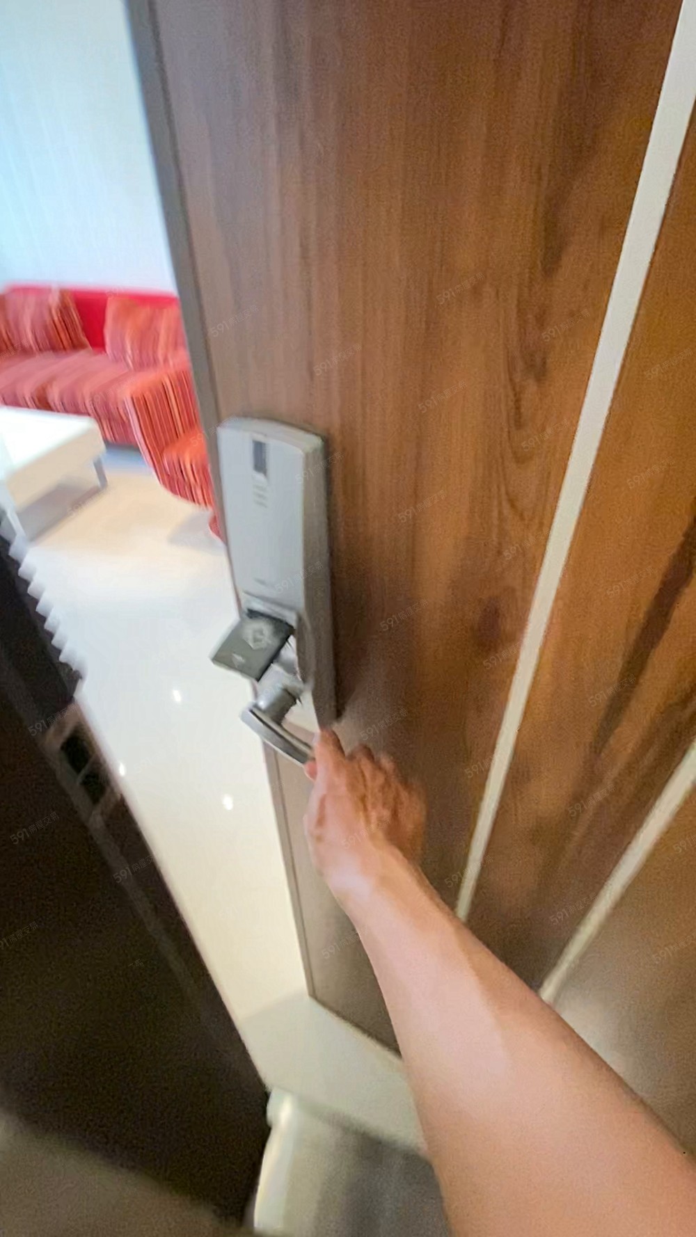 現代風|秒殺一房廳|含平車含管|浴缸高樓風景|市政府捷運 - Image 1