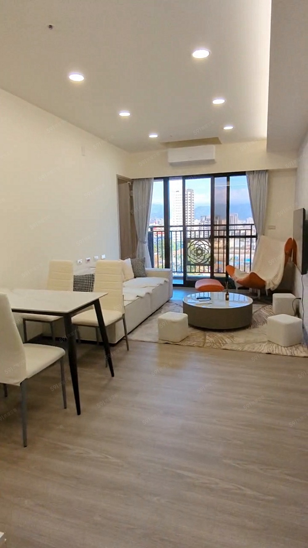 近秀泰🥤台水電頂級系統櫃衣帽間🥤可租補採光隔音頂職業友善 - Image 1