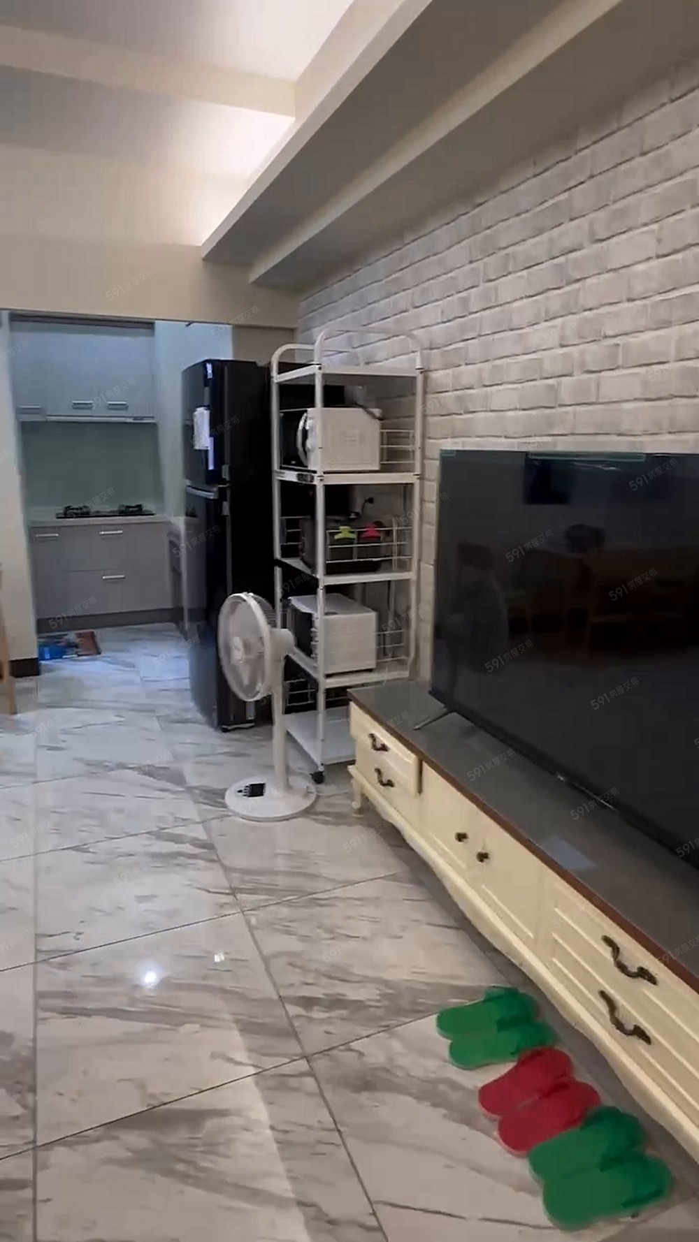 電梯華廈｜高級家具｜精美新3房｜含平車.管理費｜可租補 - Image 1