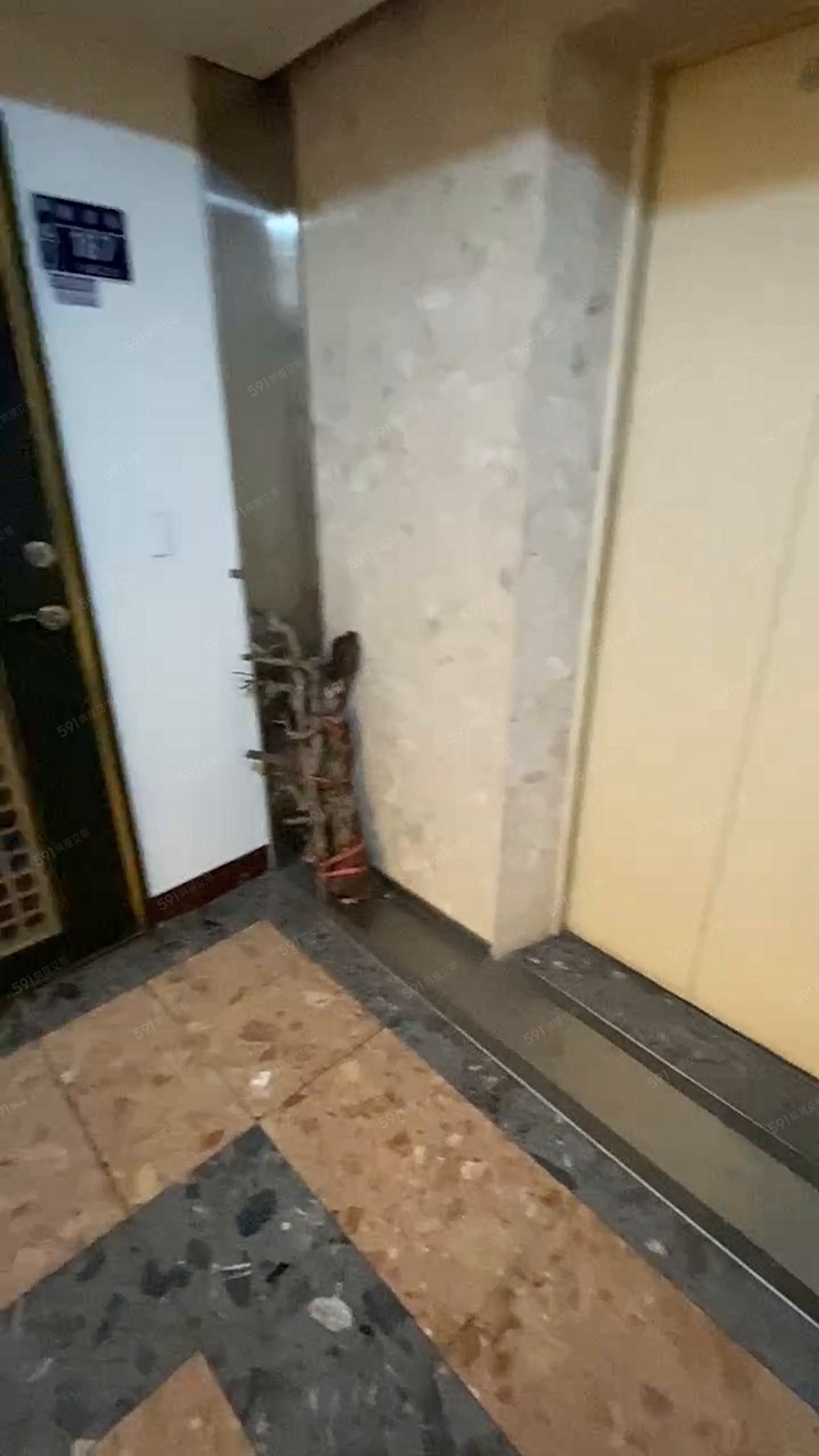 五權車站崇倫國中旁/精美社區三房可租補可寵 - Image 1