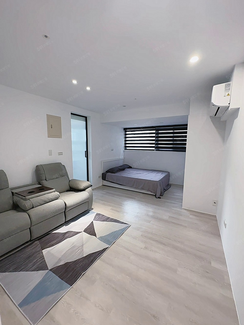 獨家近五權車站全新裝修大套房近中國醫 - Image 1