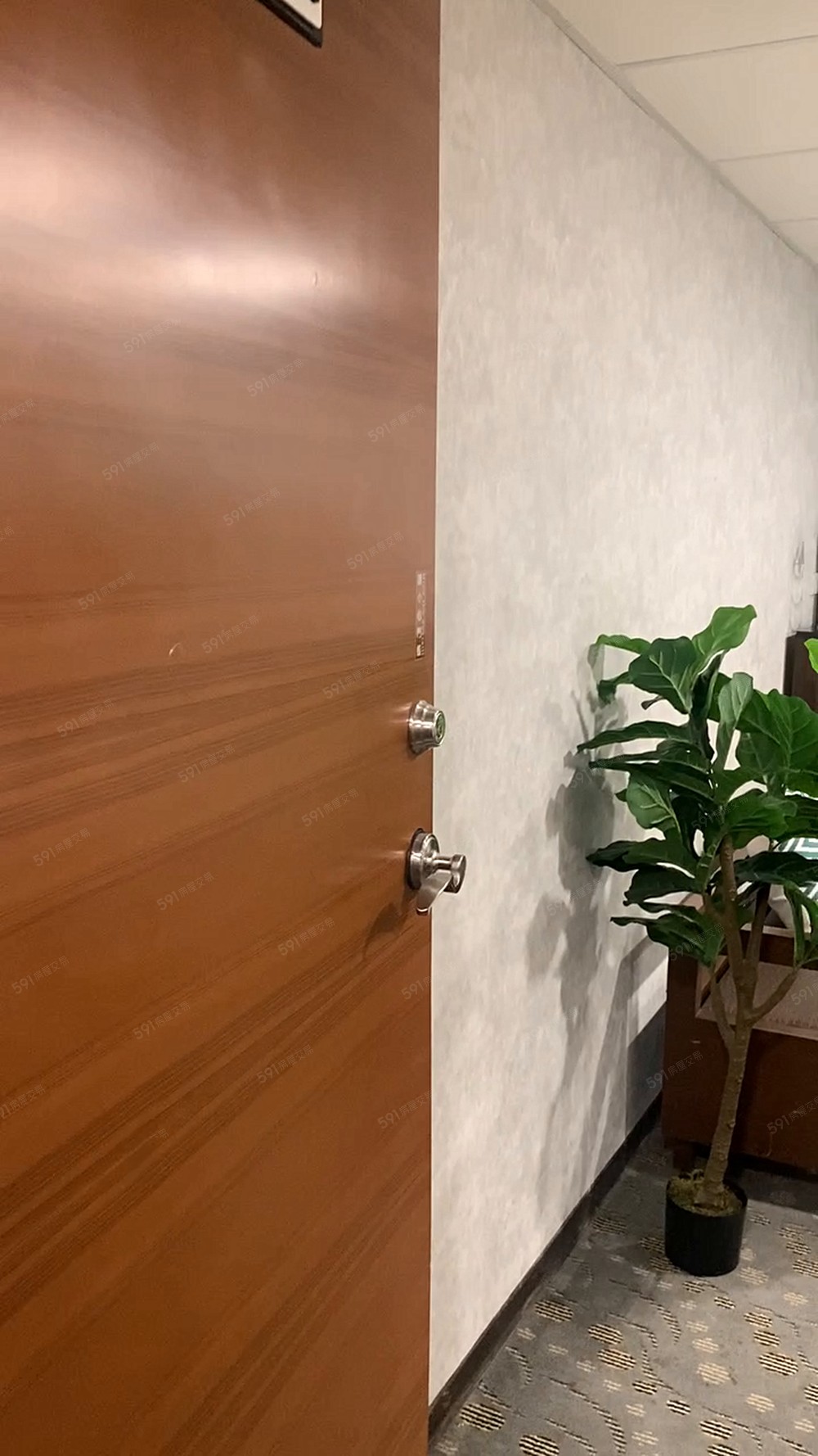 大安捷運站5號旁高樓層豪華套房可短租 - Image 1
