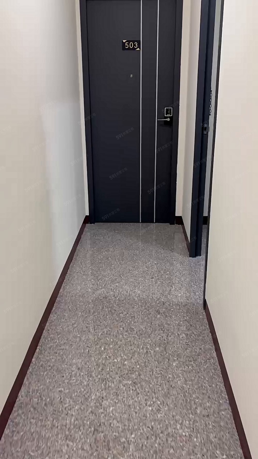 公益路東興路商圈附近/透天套房全新整理/可雙租補/禁菸禁寵物 - Image 1