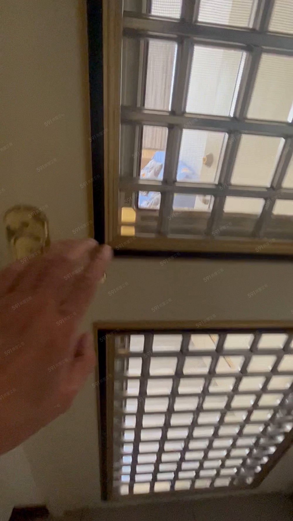 超大窗_陽光樓中樓_近縣府挑高4.3米 - Image 1