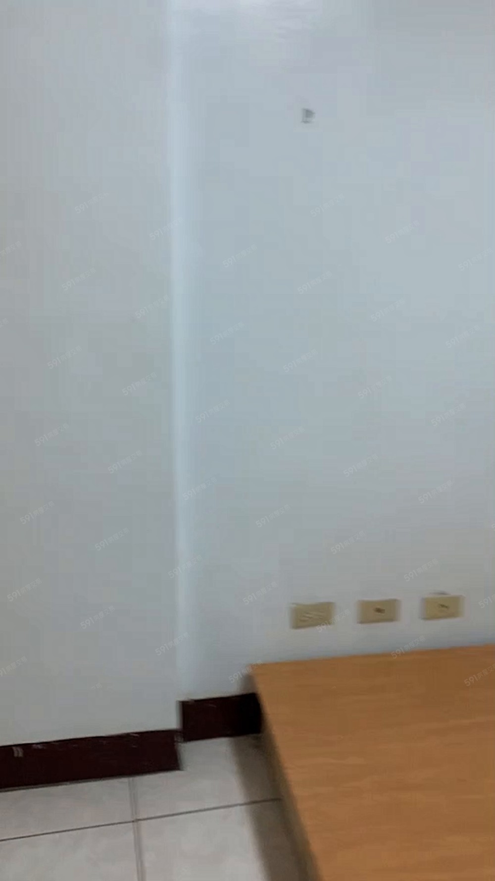 逢甲大學隔壁便宜優質全新分離冷氣包公用水電3樓大雅房 - Image 1