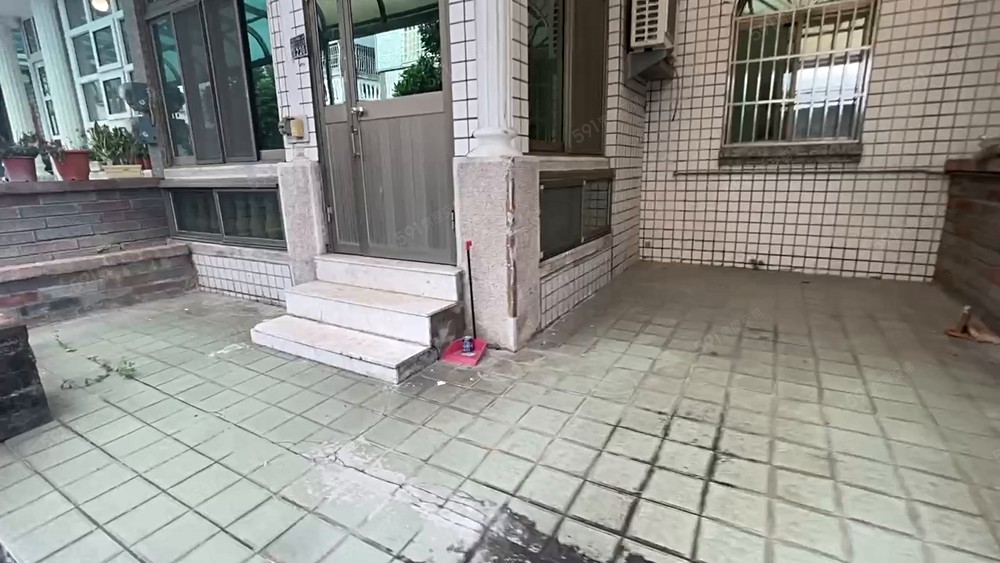 大肚區領袖天下/近火車站/5房/大地坪透天