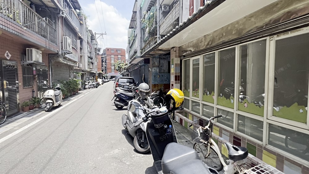 江子翠|一樓孝親兩房|門口可停汽車|使用坪數大|可租補禁神桌 - Image 1