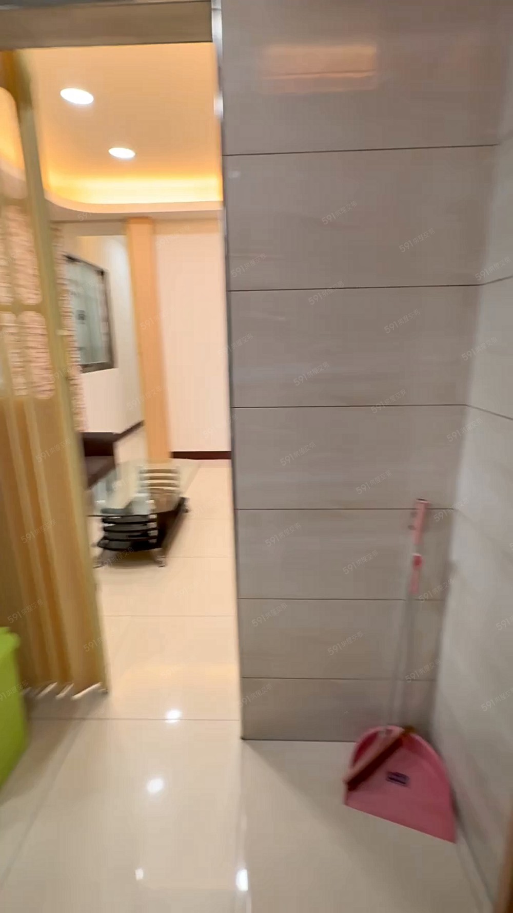 江子翠/可報稅租補入籍/格局方正採光通風空間大/系統櫃傢俱齊 - Image 1