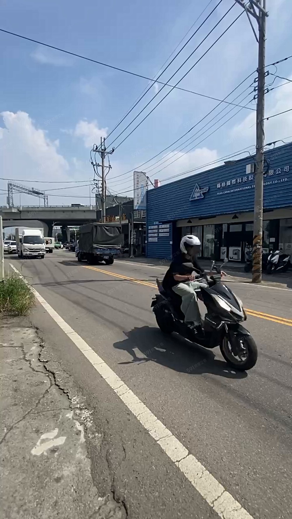 棒球場昌平路74道路旁/全新裝潢巷內透天1~4樓/可寵可神明 - Image 1
