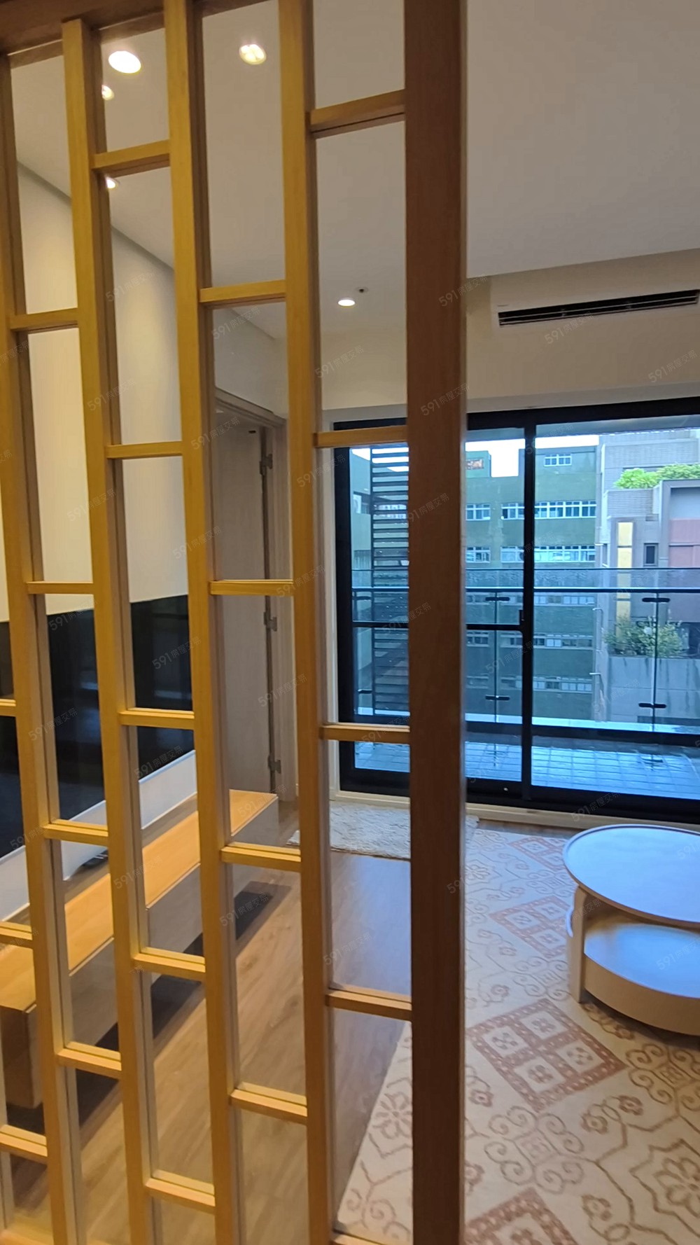 民權西路，全新裝潢，屋齡新，24小時警衛管理，代收垃圾包裹 - Image 1