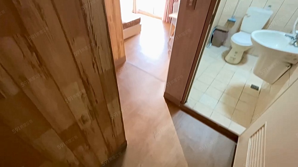 免仲介費💕西區超便宜💕多間可選💕陽台獨洗💕鄰近勤美 - Image 1