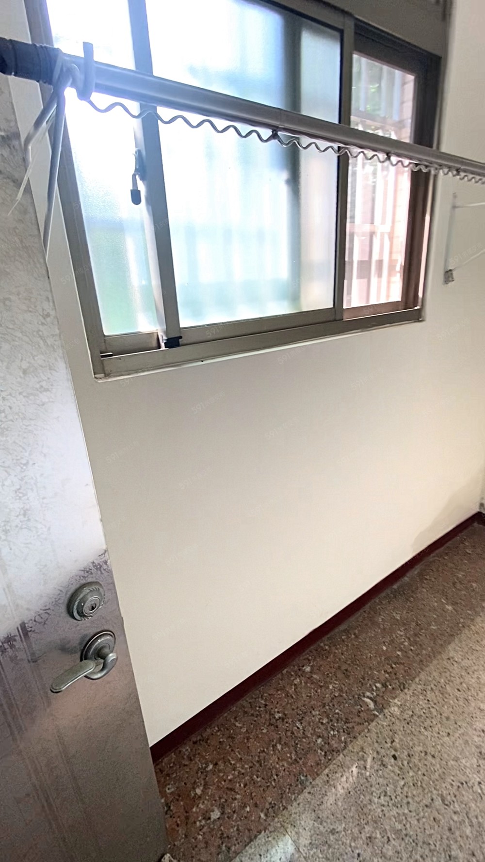 東海靜宜弘光獨洗曬可租補流理台汽車免費停 - Image 1