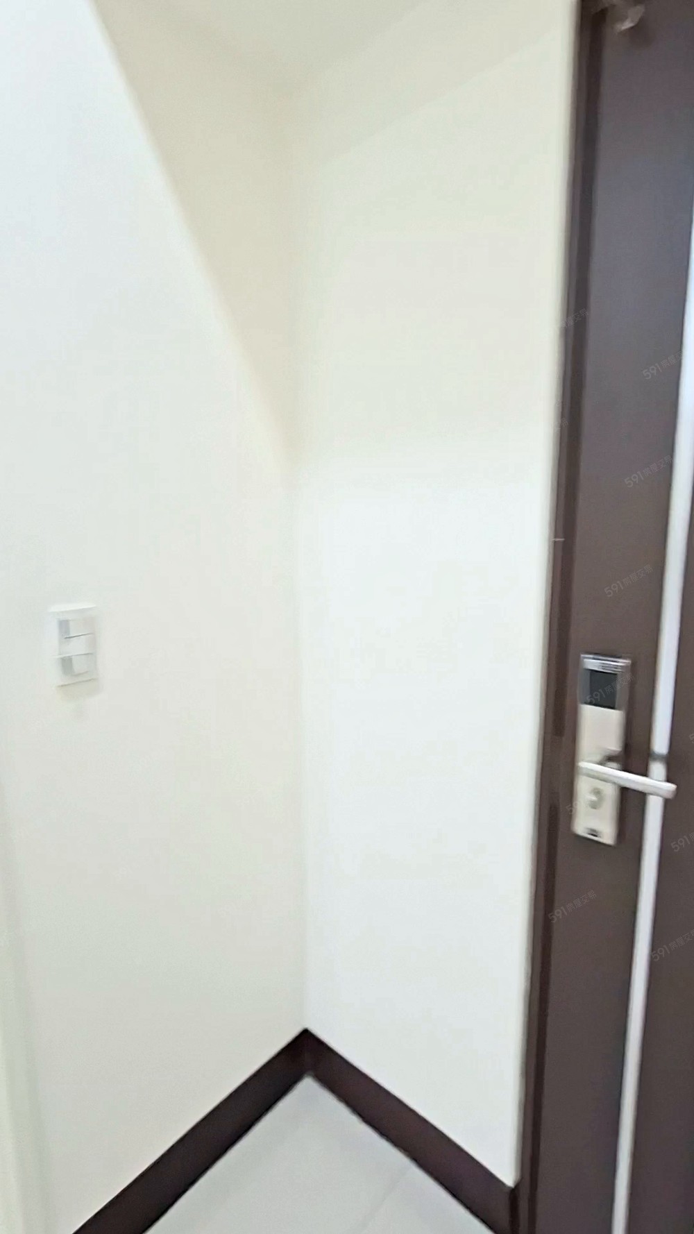 一房一廳可租補超大間✨流理台🏠陽台 - Image 1