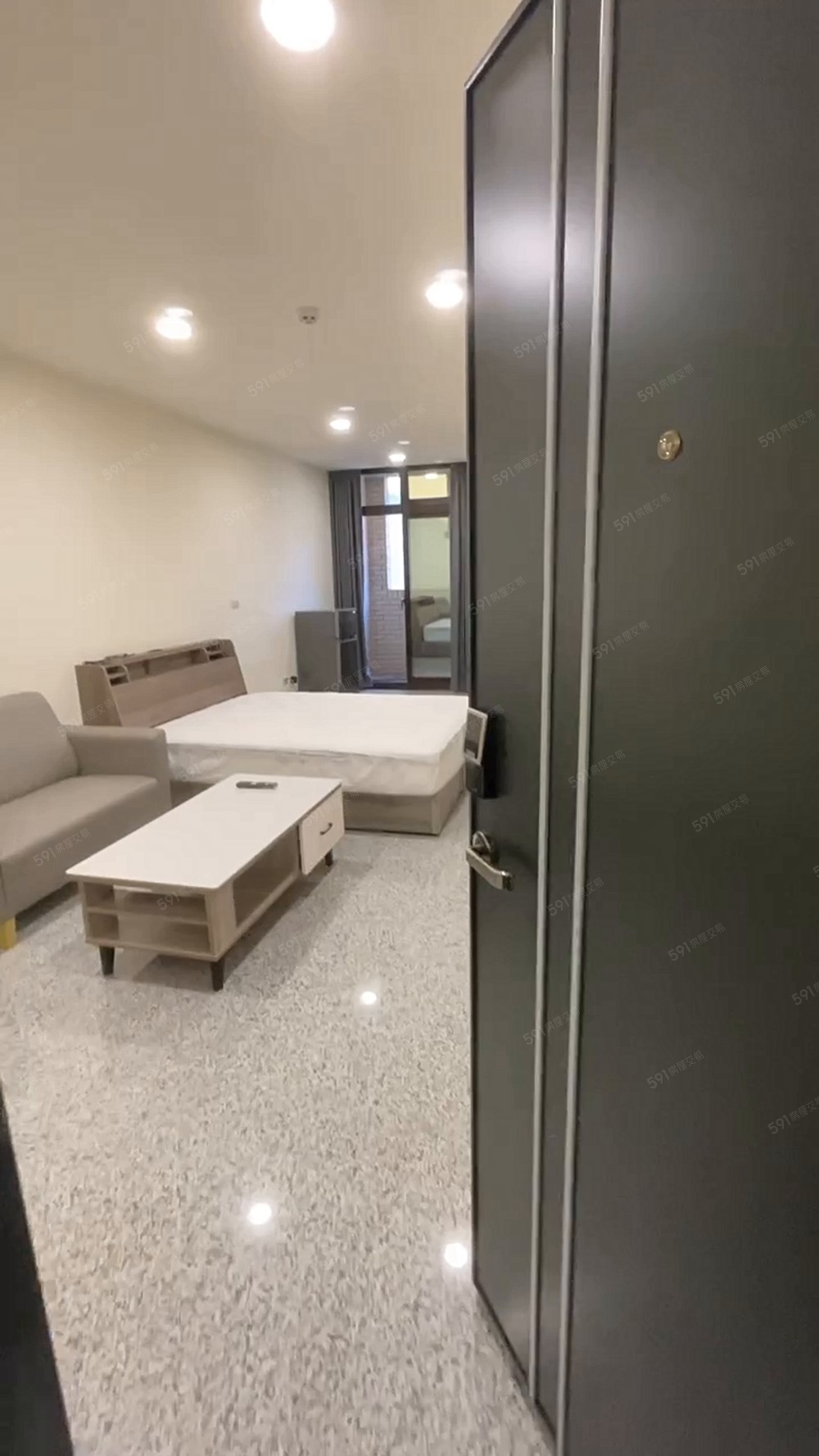 洽洽好租🏡市府中路稀有全新陽台獨洗有垃圾集中 - Image 1