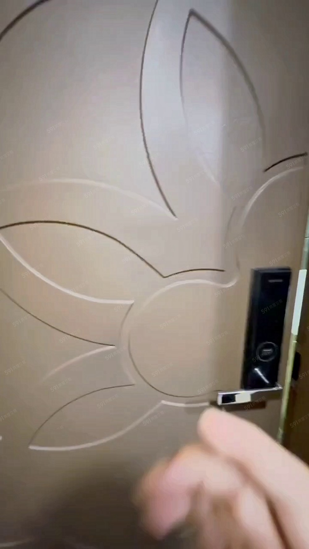 可租補泰三井中友一中商圈全新社區飯店管職業友善 - Image 1