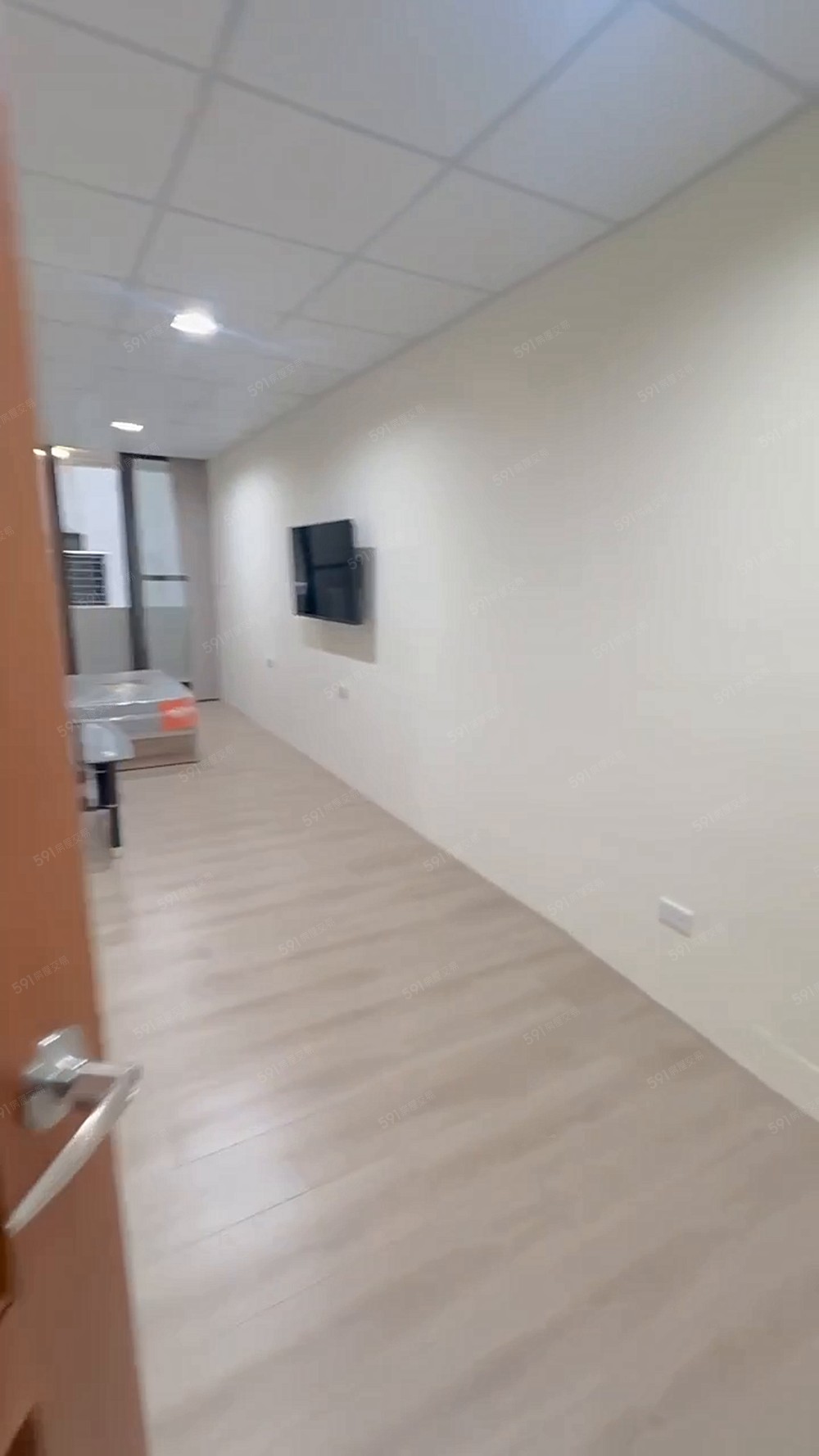 HOT🔥新光三越旁超大套房✨全新完工+陽台獨洗曬 - Image 1