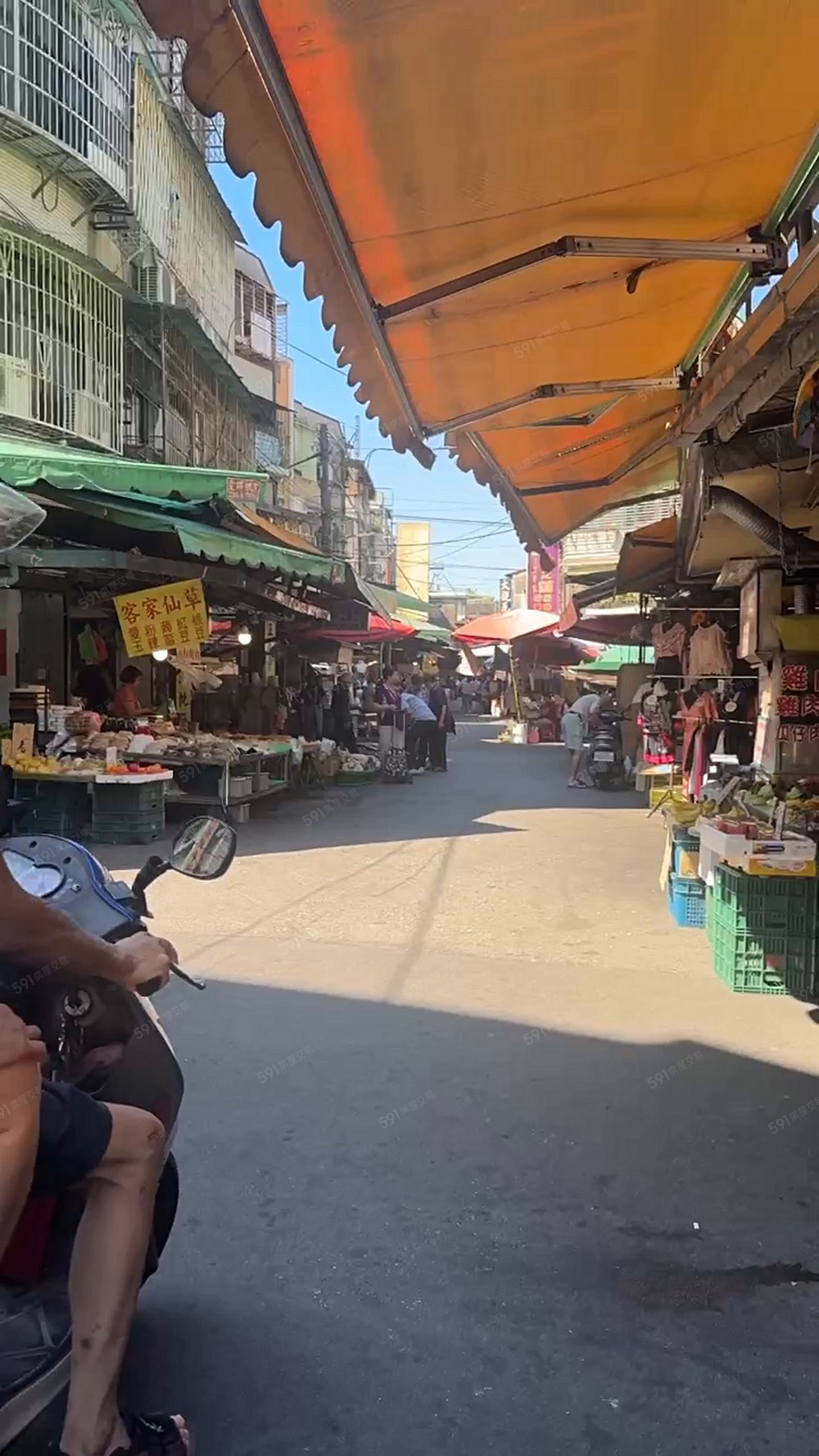 店面出租板橋區龍興街市場內 - Image 1