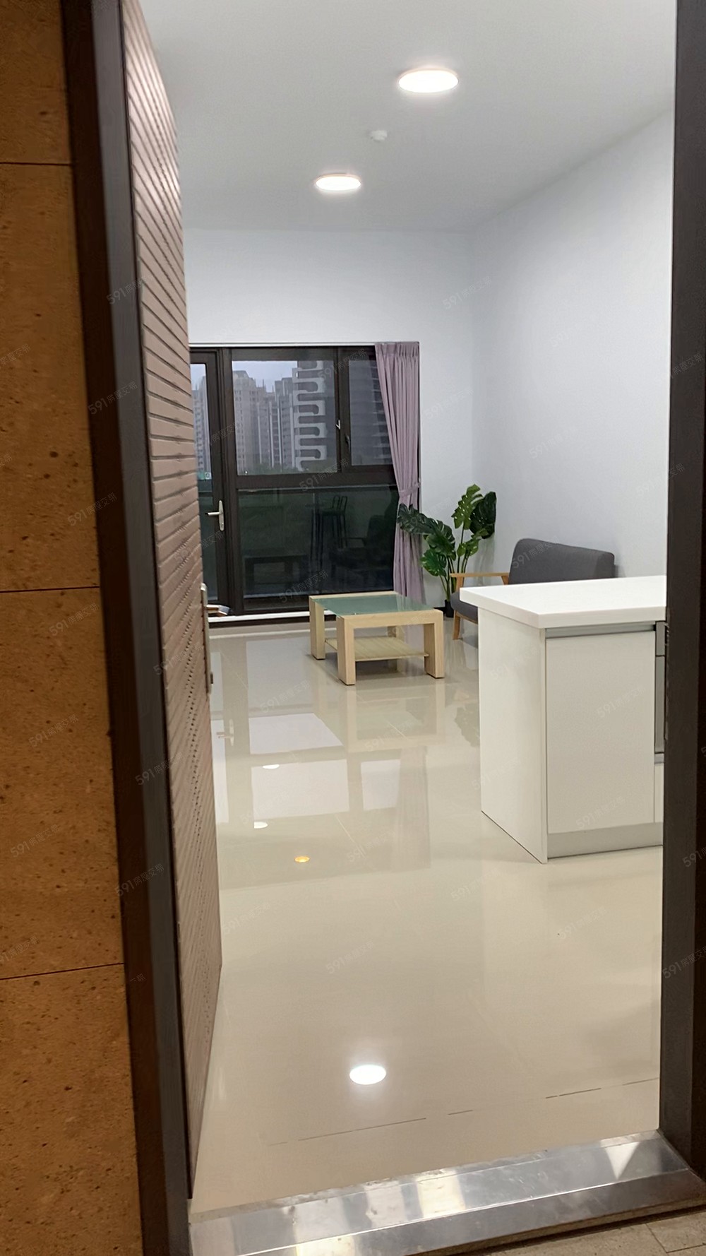 房東自租!青埔高鐵A19捷運下樓就到!兩房含車管 - Image 1