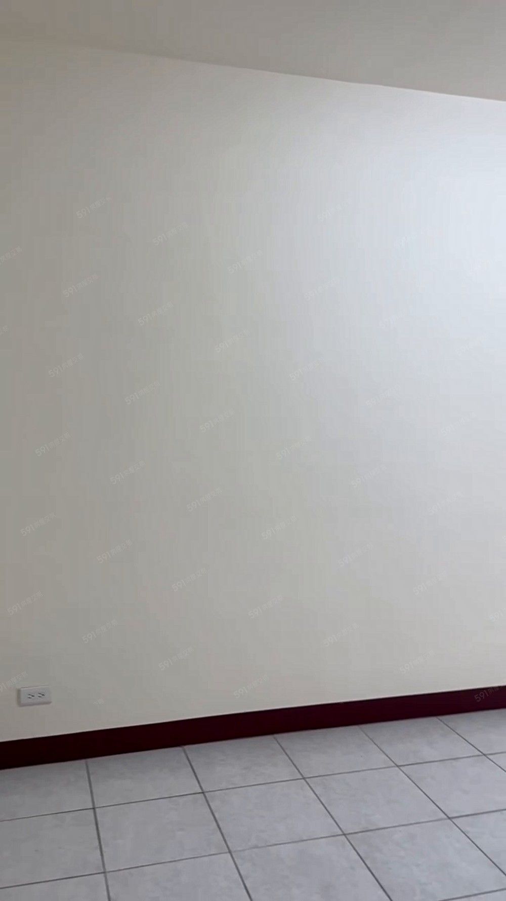 九德捷運站旁:三大房平面車位可租補！ - Image 1