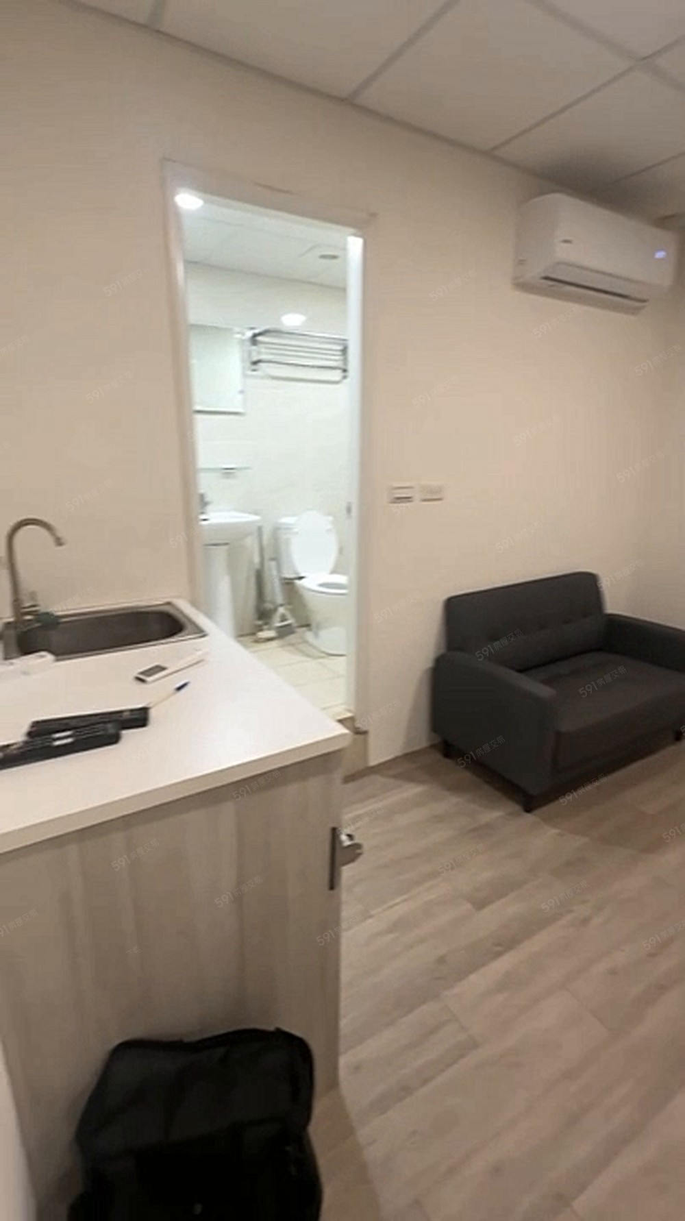 近捷運南勢角站：１房１廳：可租補報稅：寵物友善：獨立陽台 - Image 1