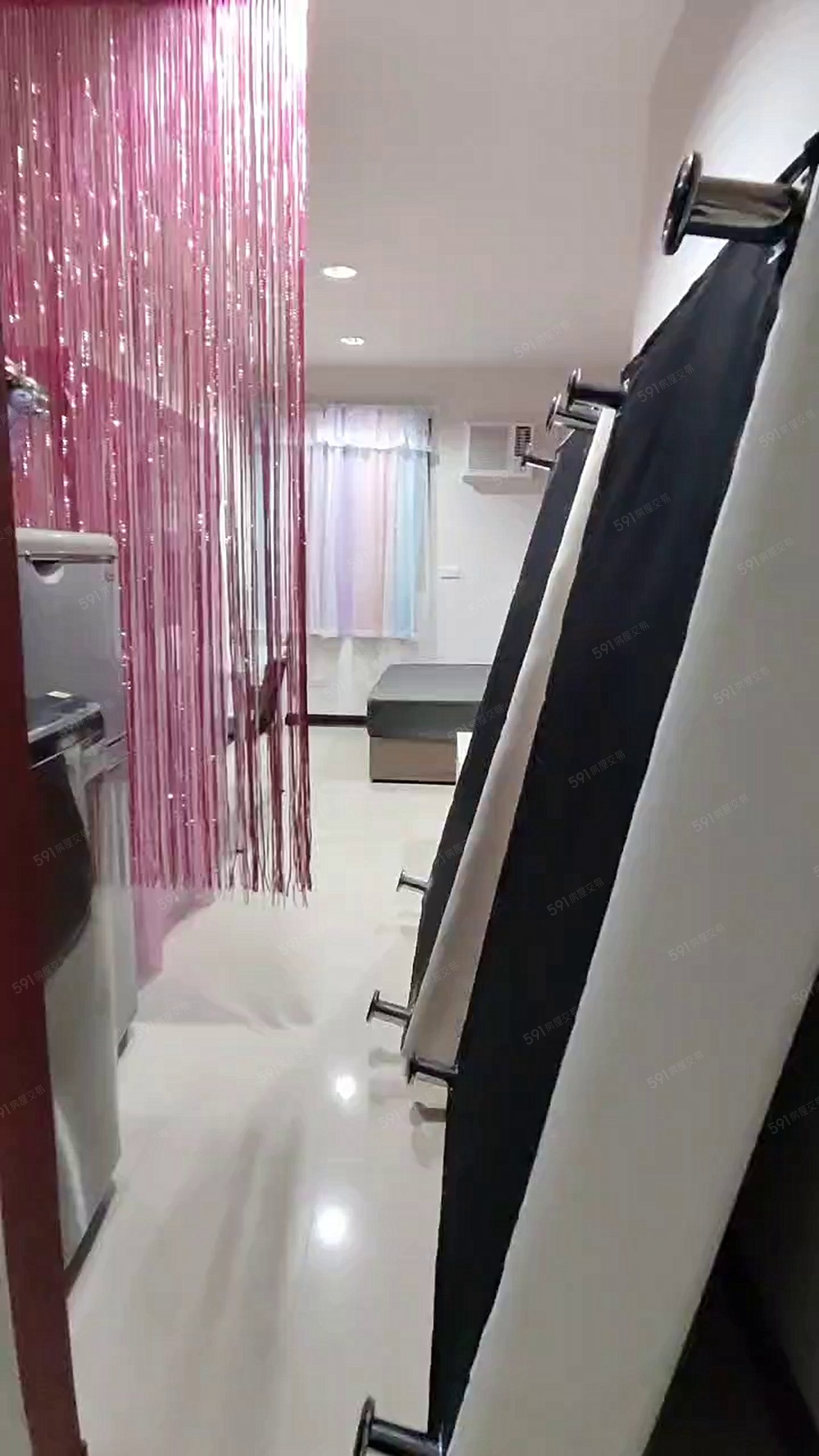 南勢角❣️全新裝潢獨洗曬/傢俱齊全採光通風/限女生活機能佳 - Image 1