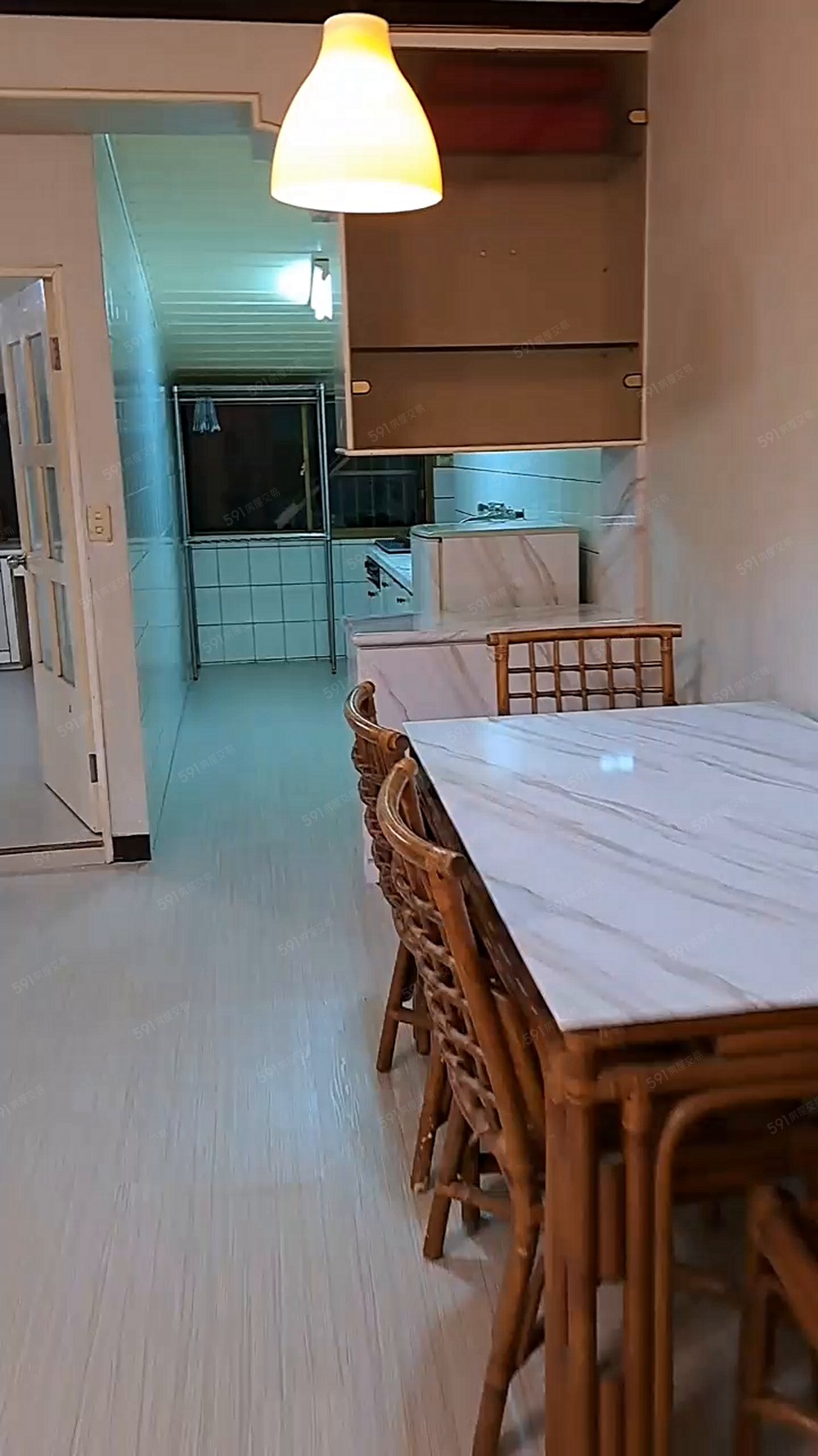 永和比樣廣場/公寓頂加2房1衛/生活機能佳/全新裝潢 - Image 1