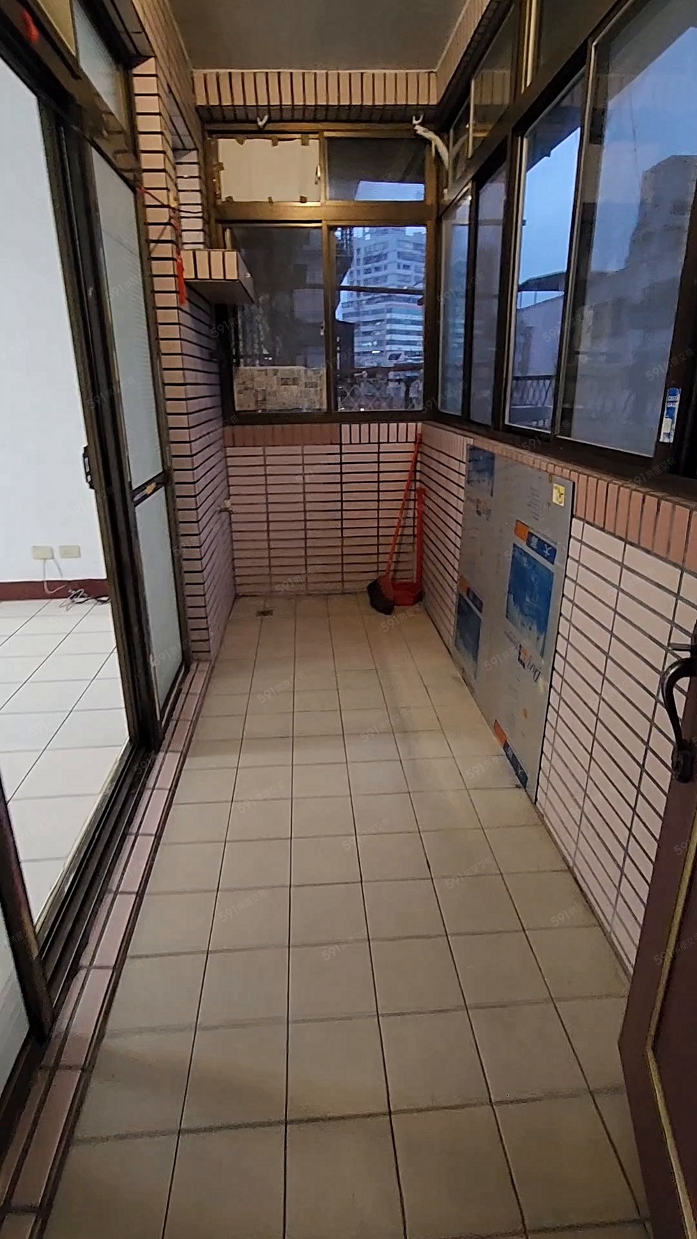 捷運土城站◆超大空間◆前後陽台◆可租補◆可入籍 - Image 1