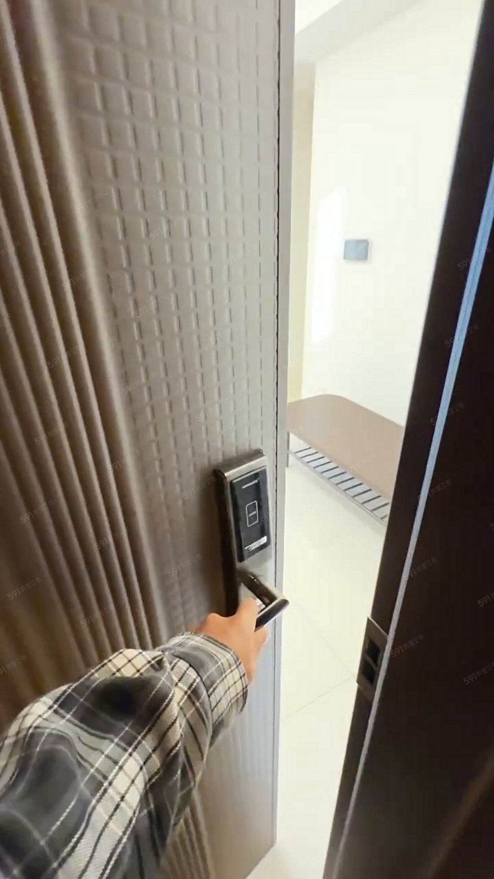 東區│站前秀泰│可多租補│稀有採光2房2衛│平車│戶數少 - Image 1