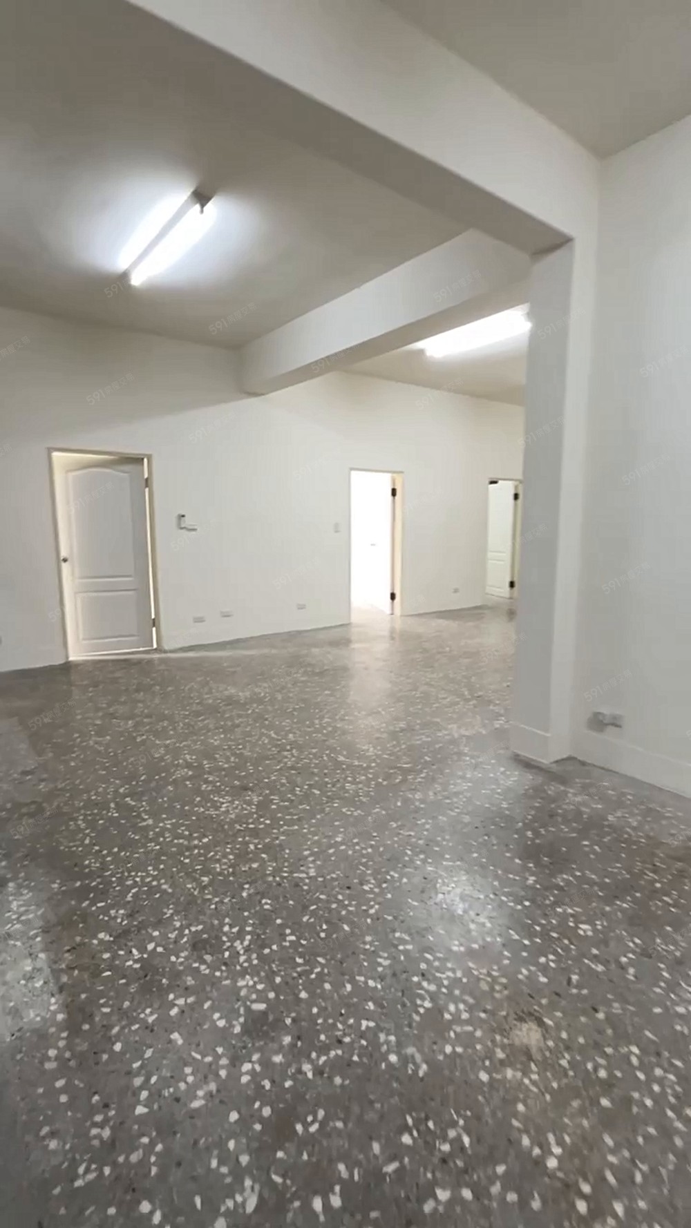 三重🚇免爬梯🏠可工作室✅租補戶籍❤️地下室/空間寬敞 - Image 1