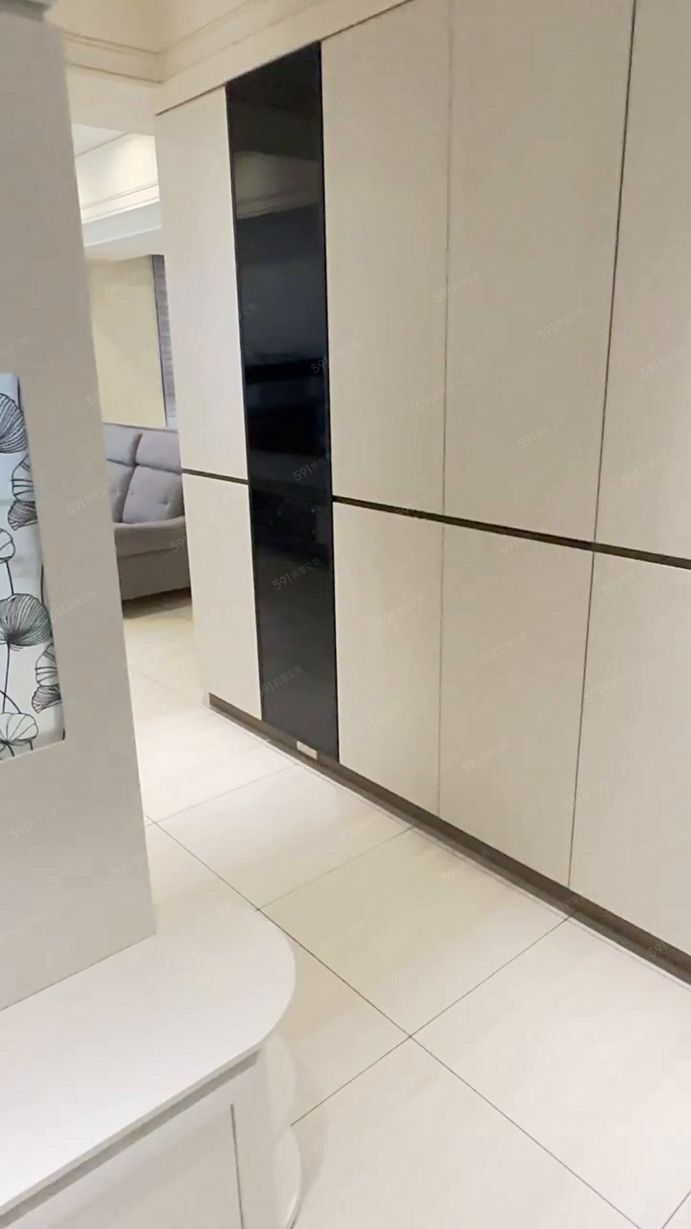 星都心高樓美裝潢可以直接提包入住3+1房含平面車位+管理費 - Image 1