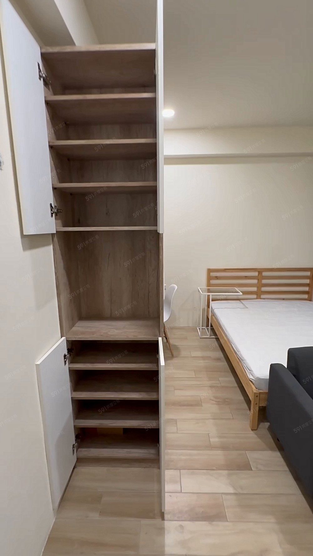 育英路~電梯美套房~屋齡新~陽台洗衣機 - Image 1