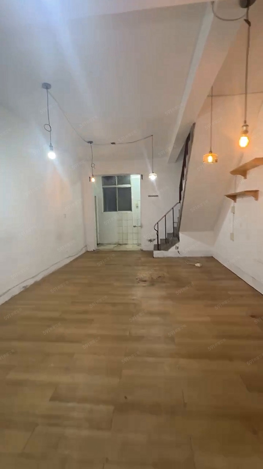 凌群/一樓稀有釋出！中和國光街整層三房 - Image 1