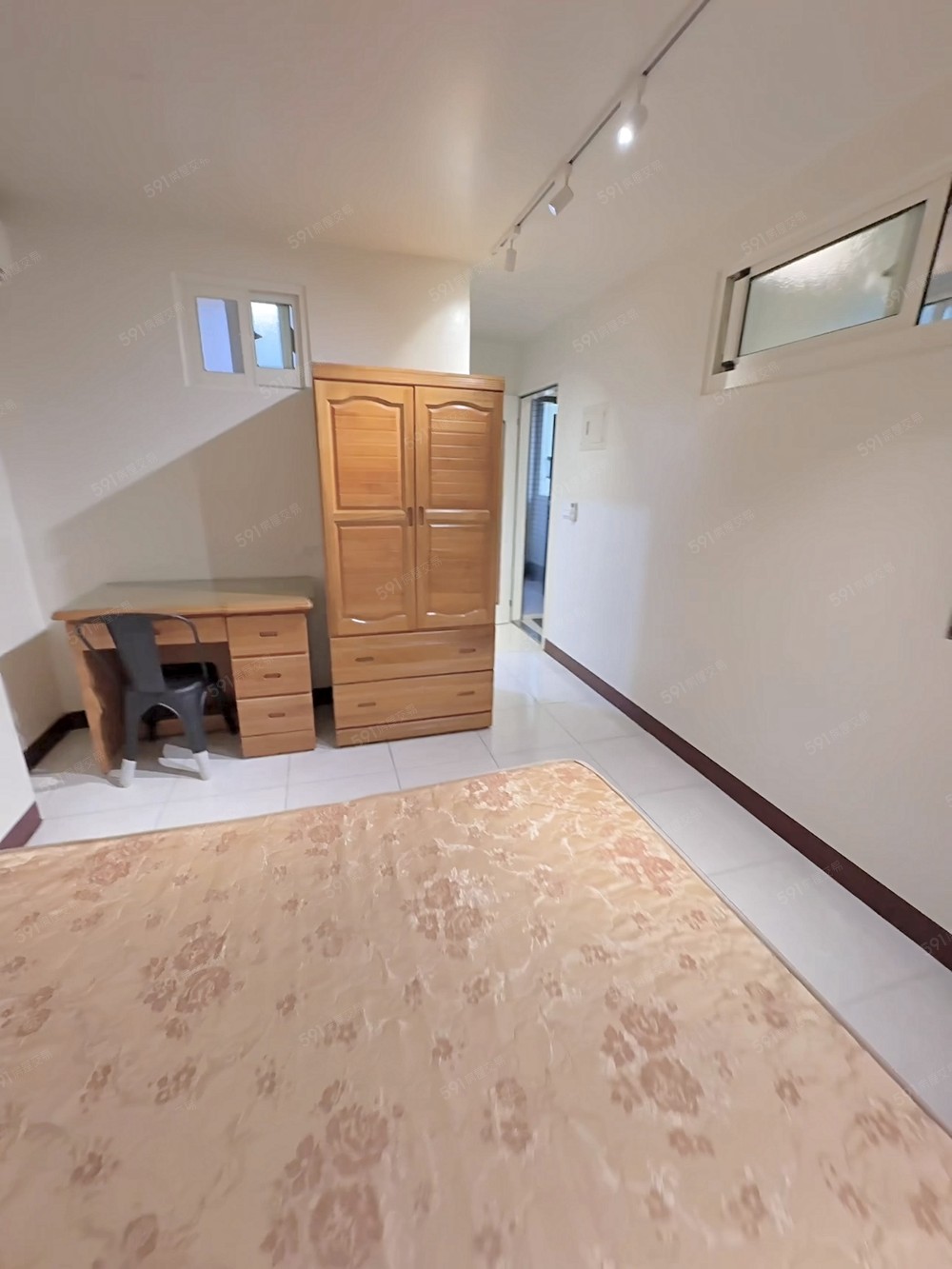 興大忠孝商圈3戶/層緊鄰陽台🉑雙租補子母車🛵日立變頻 - Image 1