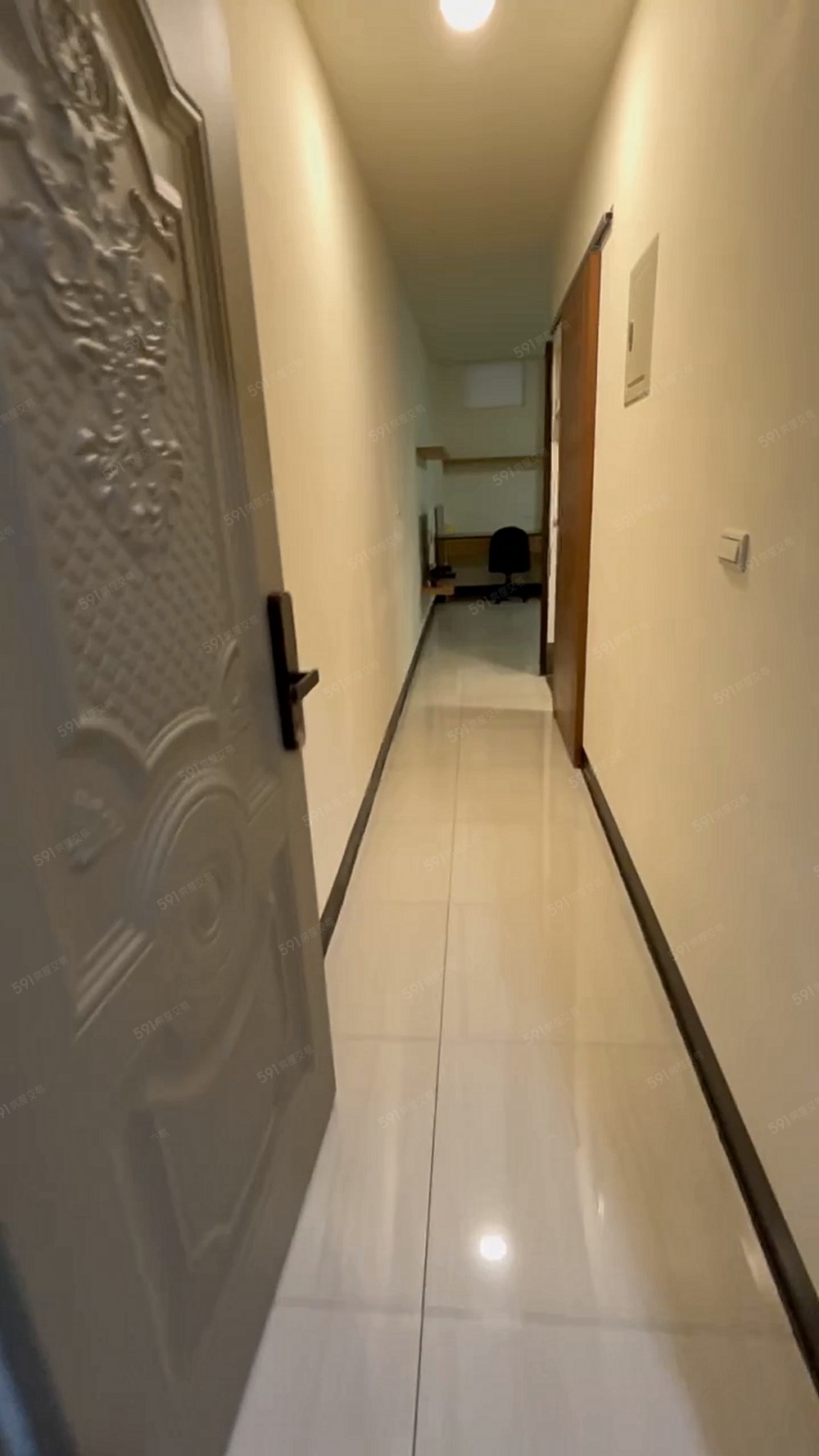 芬秒租好房-稀有透天電梯套房-可租補可開伙大窗戶 - Image 1